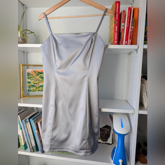 NWT Aritiza Mini Dress Shimmer Satin  Spaghetti Straps Size 6 Party Prom Glam - Picture 7 of 14